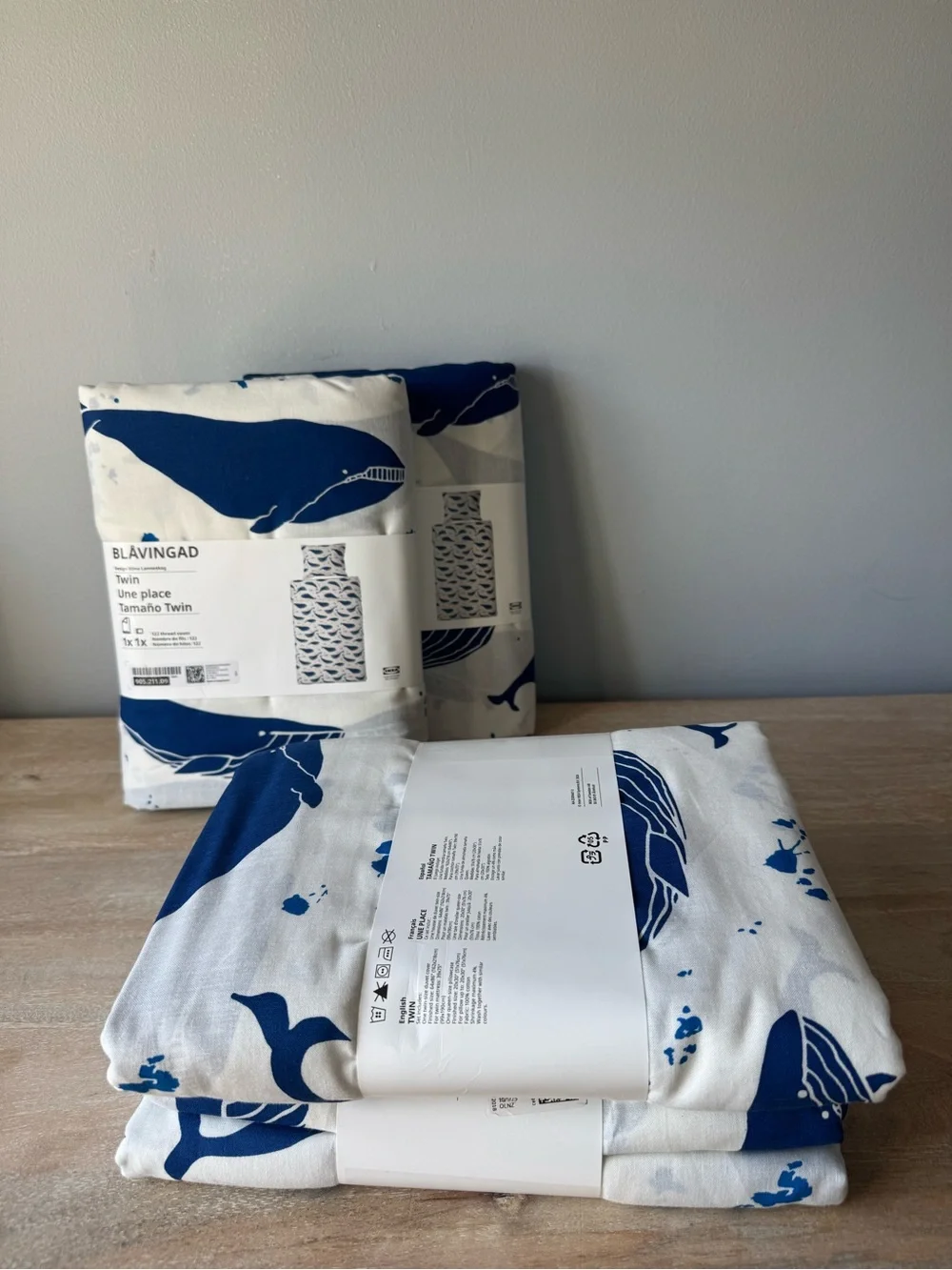 IKEA BLÅVINGAD White and Blue Whale Duvet Cover - Twin